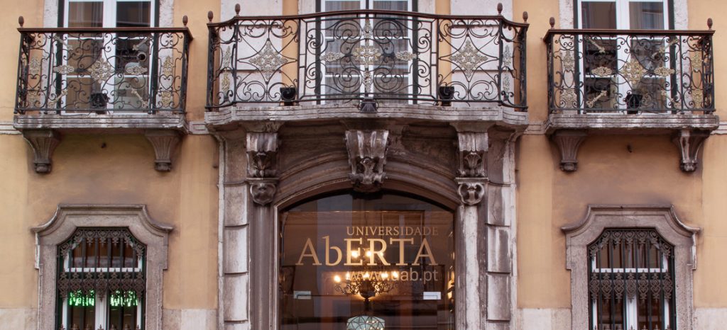 Universidade Aberta background