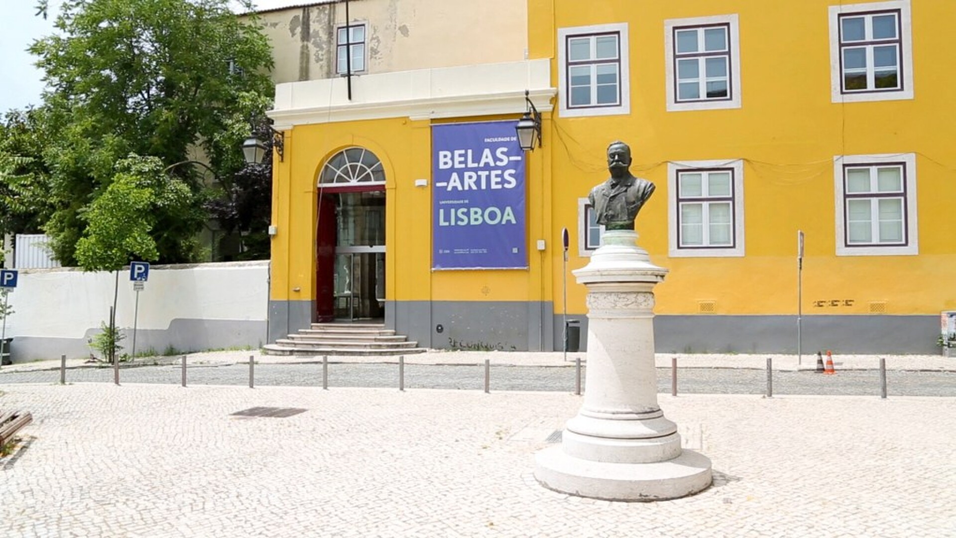 Faculdade de Belas-Artes background