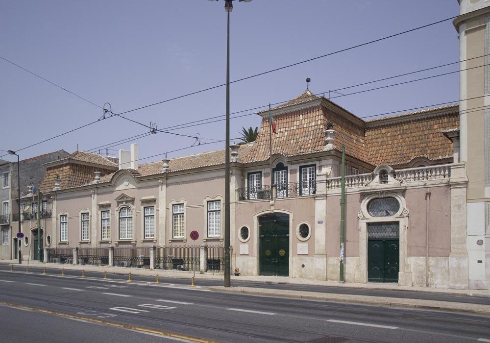 Centro Universitário Lusíada - Lisboa background