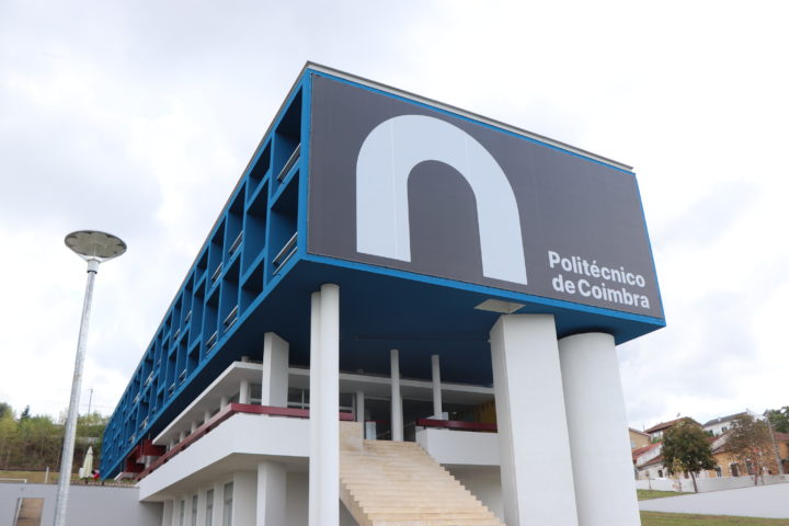 Instituto Superior de Engenharia de Coimbra background