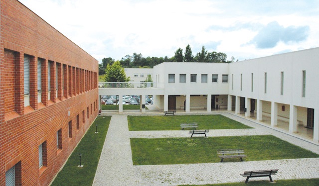 Escola Superior de Tecnologia de Tomar background