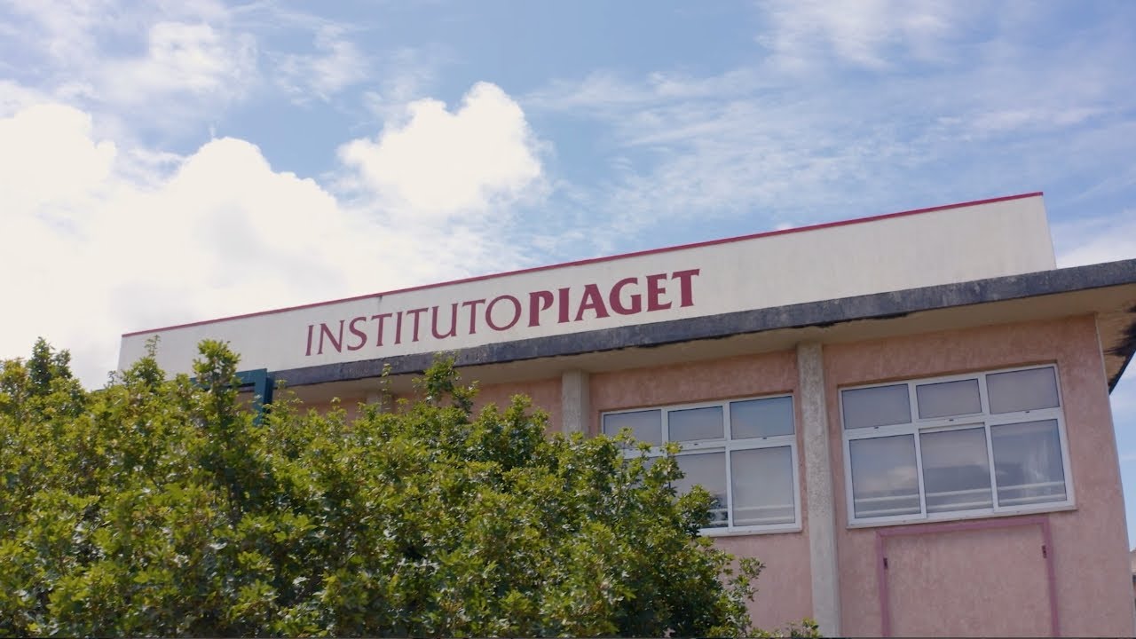 Escola Superior de Desporto e Educação Jean Piaget de Vila Nova de Gaia background